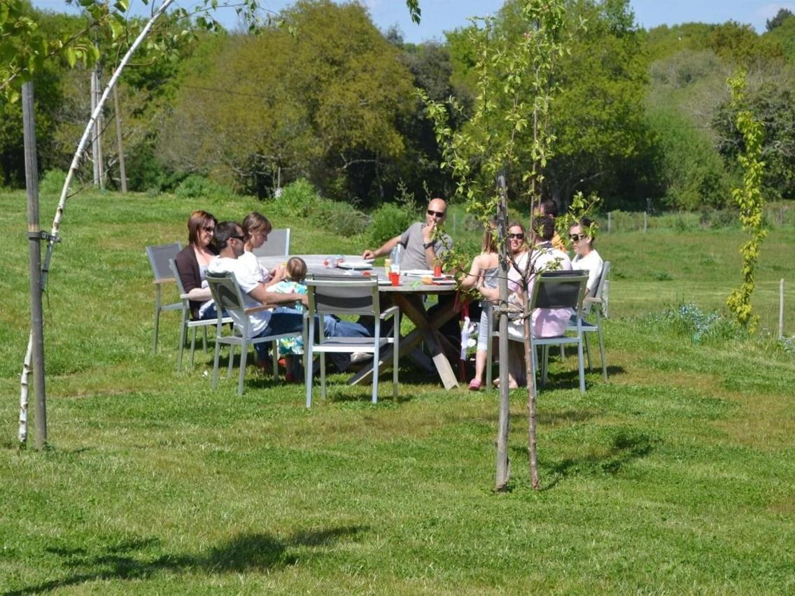 Gites & Tiny Houses Les Hauts De Toulvern Baden Bagian luar foto