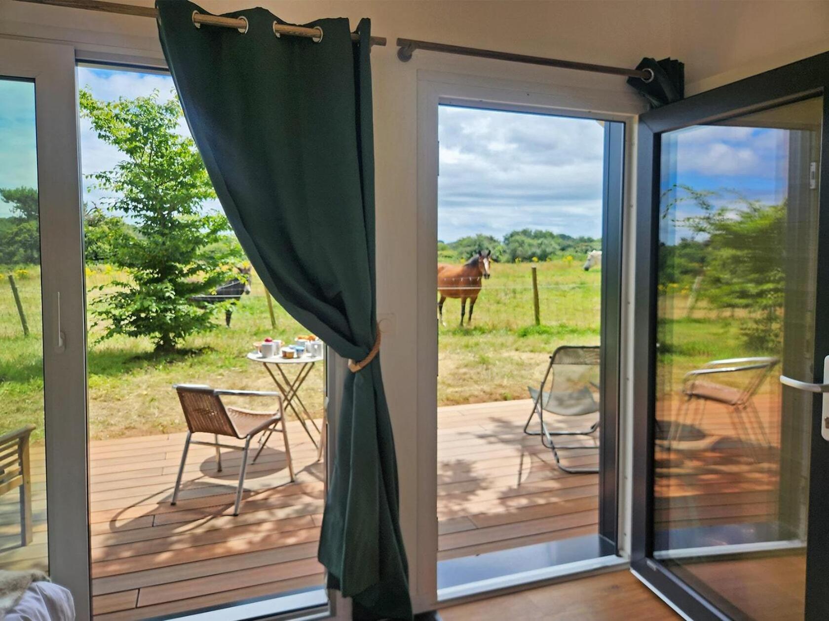 Gites & Tiny Houses Les Hauts De Toulvern Baden Ruang foto